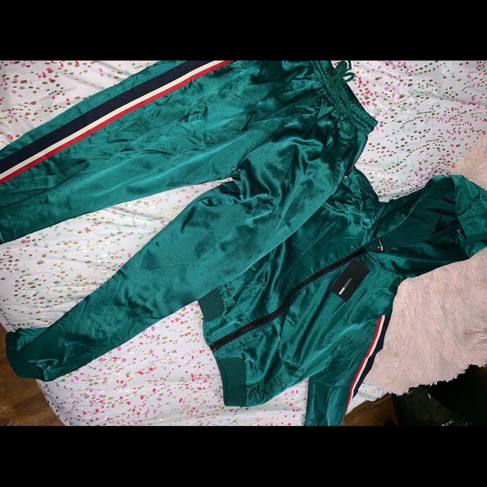 Tracksuit - Picture 3 of 3